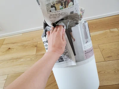 重なった部分を片手で押さえ...（▶次へ）