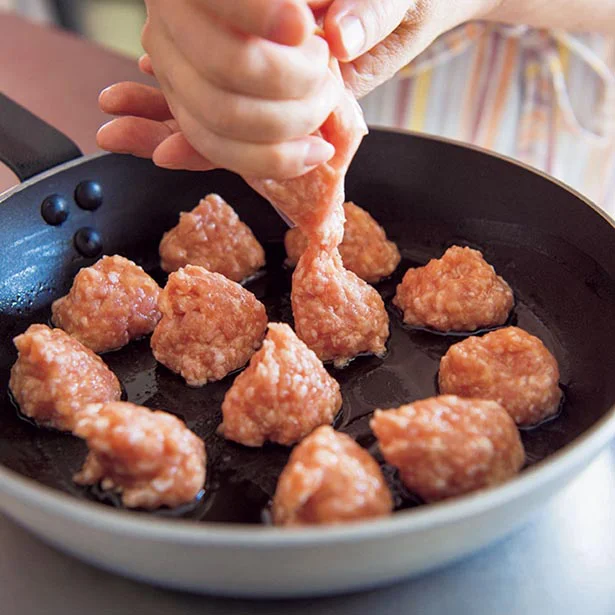 やわらかい肉だねだから絞り出しも簡単