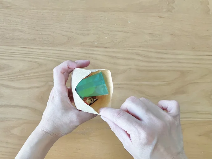 お菓子を入れて…(▶次へ)