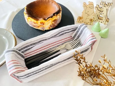 カトラリーを入れると、パーティーにぴったり！（▶他の使い方も！）