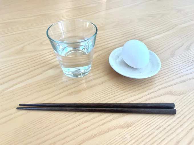 卵のほかに準備するものは、水と箸!(▶次へ)