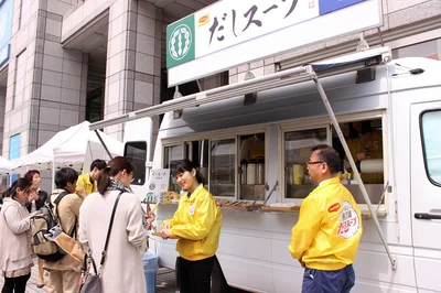 イベント開始時のキッチンカーの様子