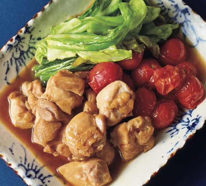 甘辛味がトマトの酸味でさっぱりと！「とり肉とキャベツのトマトすき煮」