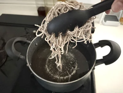 麺類を茹でる際にふきこぼれないようにしたい！（▶用意するものは？）
