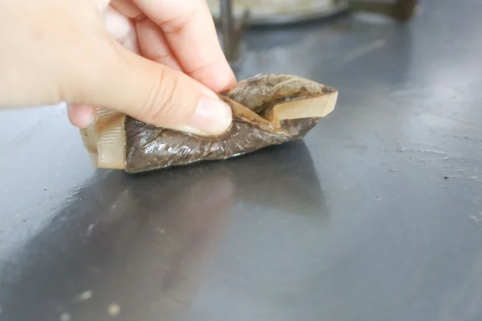 捨てるはずだった麦茶パックが便利アイテムになる裏ワザ（▶詳細を見る）