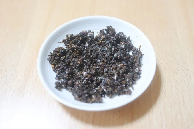 茶殻を乾燥させる(▶次へ)