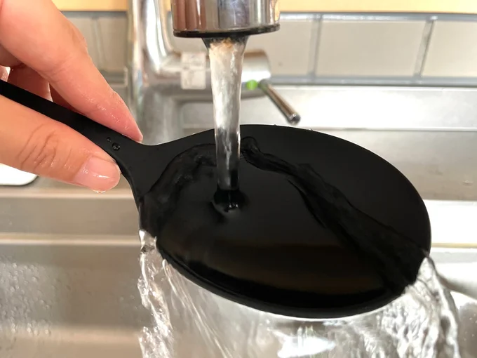 水で洗い流すと…(▶次へ)