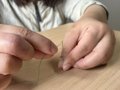 針穴になかなか糸が通らないときは…（▶次へ）