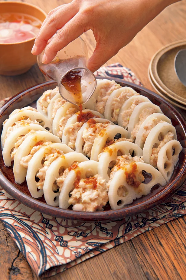 シャキシャキ食感がたまらない！手軽に作れて食卓が華やぐ「れんこん」おすすめおかず4選