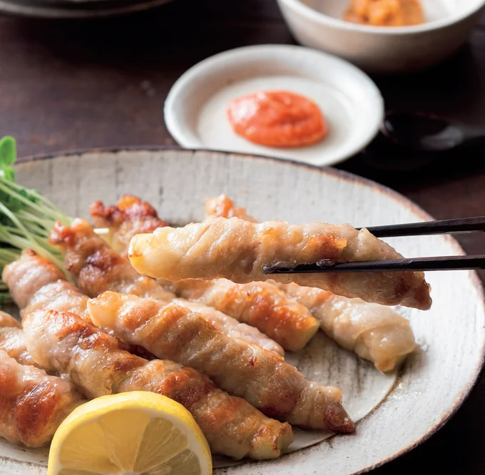 豚肉に焼き目をつけてから蒸して中のなすをとろっとろに!「秋なすの豚巻き蒸し」【笠原将弘さんの秋野菜レシピ】