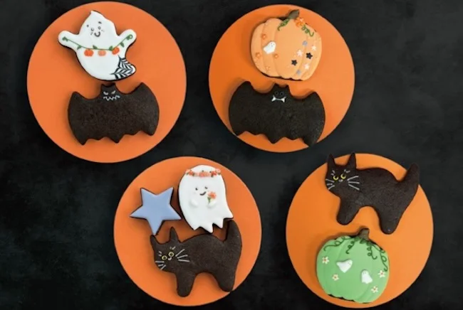 「パティスリー」のアイシングクッキー ハロウィン(1セット 1,200円)。おばけや黒猫、かぼちゃモチーフが勢ぞろい!