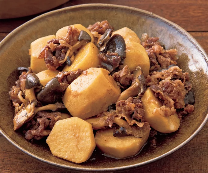 里いもと牛肉の黒い煮もの