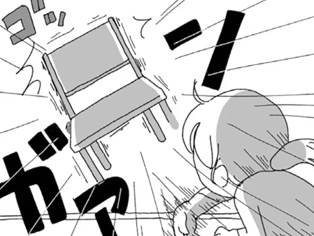 夫の浮気で言い合う夜。薄い壁の向こうで、誰かが盗み聞きしている／腐りゆく家族（10）
