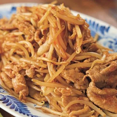 コスパもボリュームも大満足！「豚こまともやしのピリ辛炒め」