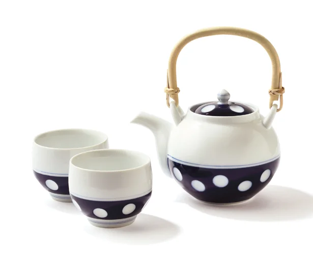 レトロモダンな 水玉の茶器セット　6,000円/西海陶器