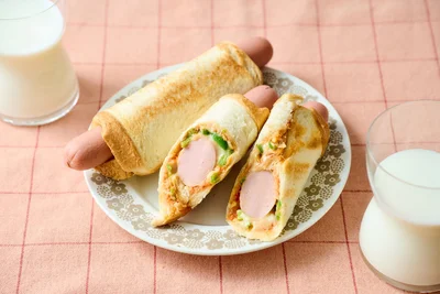ワンハンドで食べられる「『おさかなのソーセージ』のピザロール」