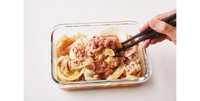 ラップをして600Wの電子レンジで5分加熱し、軽くほぐして再び600Wで5分加熱