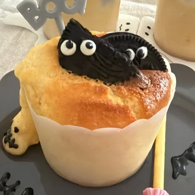 ホワイトのチョコペンで白目を描いてからブラックで黒目を入れる▶いつものマフィンが一気にハロウィンらしく