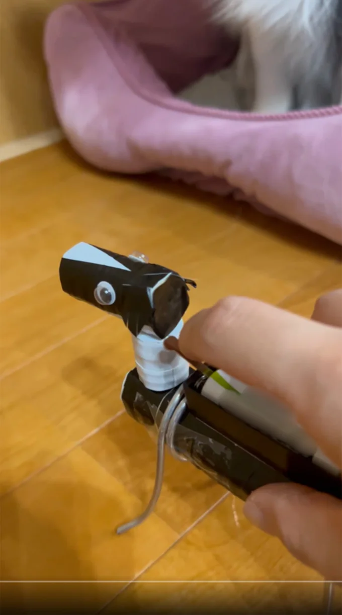 スイッチオン!▶しっぽが動くかわいいおもちゃなんです(⇒次へ)