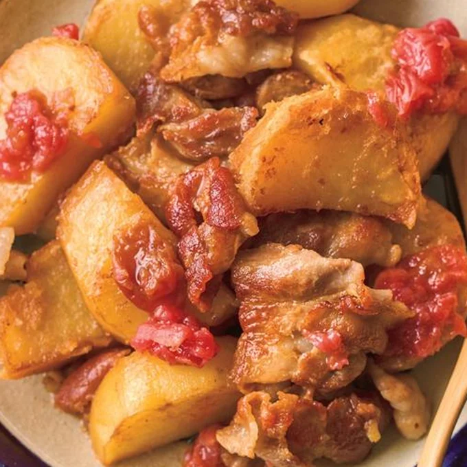 「豚バラの梅じょうゆ焼き肉じゃが」