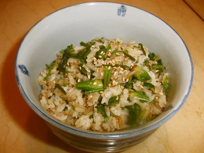 【写真を見る】コシアブラの混ぜご飯