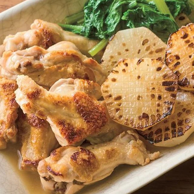 焼き目をつけて見た目にもおいしい煮物「手羽元とかぶの塩焼き煮込み」