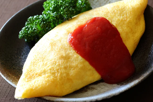 つやつやふわふわ！ オムライスを格上げする薄焼き卵の作り方