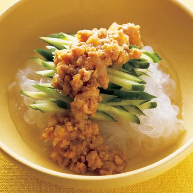 肉みそをからめていただきます♪「しらたきジャージャー麺」