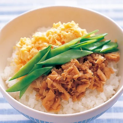 「三色丼」