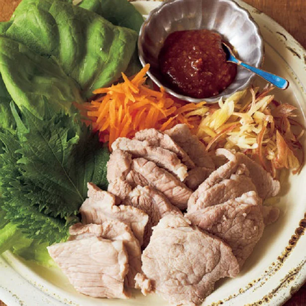 肉を食べてダイエット！ 代謝が上がってお腹も満足「ゆで豚の野菜巻き」