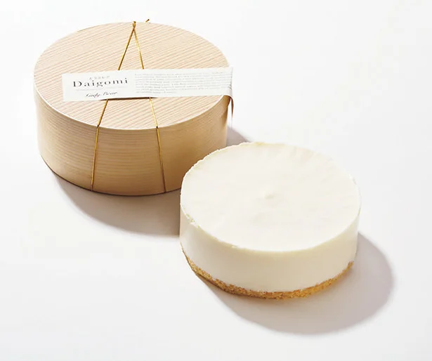 【写真を見る】ローカロリー&砂糖不使用の豆腐チーズケーキ。直径12cm 1,780円(税込み)