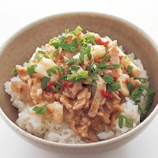 明日は梅の日！ 梅干しパワーで疲労回復「梅だれとろ豚丼」