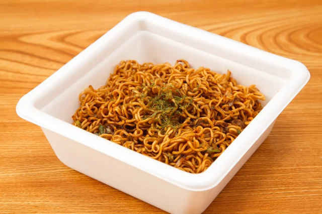 だしパックでカップ焼きそばが大変身！ レトルト食品の格上げアレンジレシピ