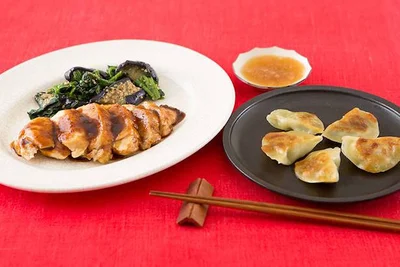  【主菜】白山鶏の中華風しっとり焼き【副菜】カリっとひと口餃子