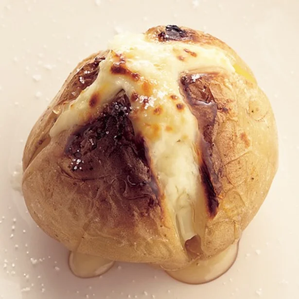 おやつやおつまみに！ チーズ＆はちみつがクセになる「まるごとベークドポテト」