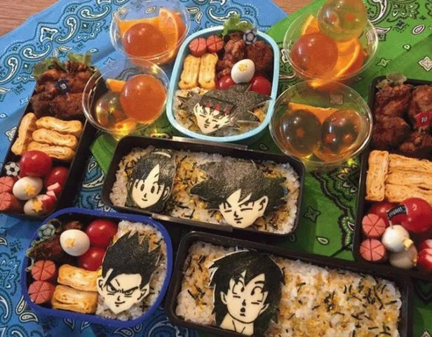 さりげなくうずらの卵もドラゴンボール！　キャラ弁「ドラゴンボール孫悟空家系図弁当 」（投稿者：kazuさん）