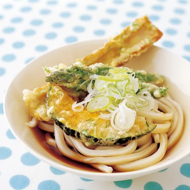 【写真を見る】青のりころもがクセになる「揚げたて夏野菜ぶっかけ」