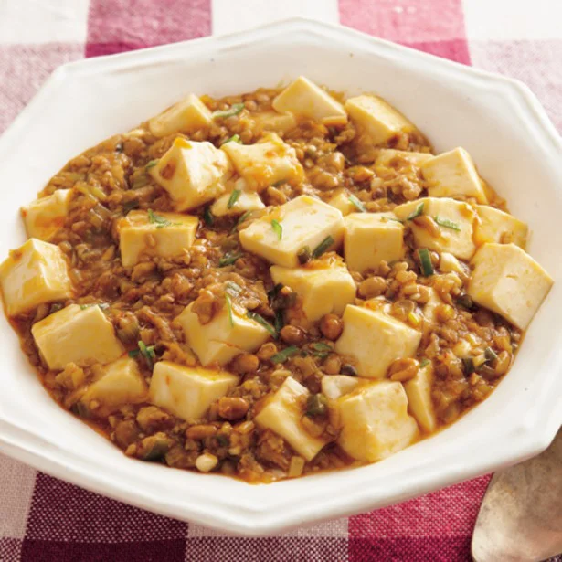 大豆の栄養を存分に！ 節約食材・豆腐と納豆が合わさった「麻婆納豆豆腐」