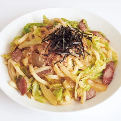 うどんをチンしている間に食材をカット！「具だくさん焼きうどん」