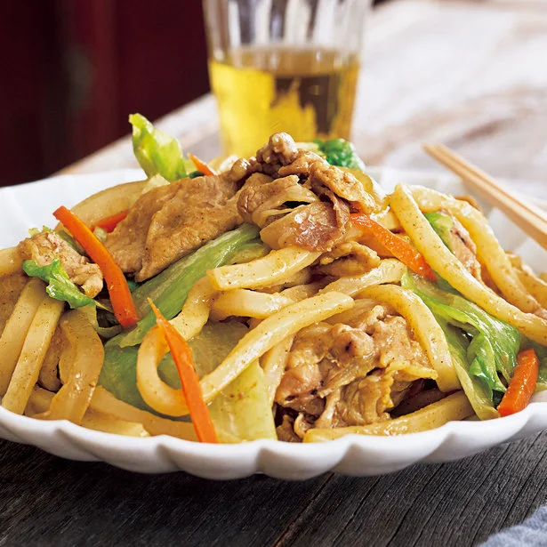 「豚肉とレタスのカレー焼きうどん」