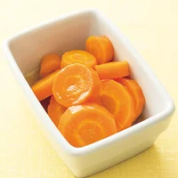 オレンジ色がナイスな彩りに! お弁当にもぴったり「にんじんグラッセ」3選