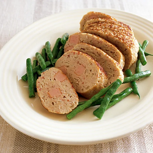 3種の肉で肉々しく！ 4～5日冷蔵保存可能な「フライパンミートローフ」