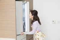 “コの字型配置”が食費の削減に繋がる？ お金が貯まる冷蔵庫の使い方！