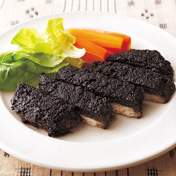 真っ黒な見た目がインパクト大！ 宮廷料理「ミヌダル」を家庭で再現