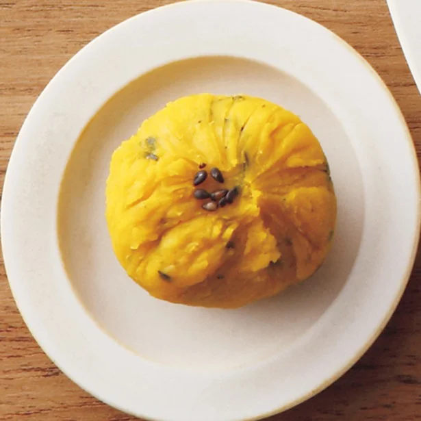 レンジでかんたん調理♪ おやつとしても食べられる「かぼちゃの茶きん包み」