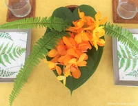 鮮やかな南国カラー、モカラが咲くテーブル【花と素敵な週末を Vol.7】