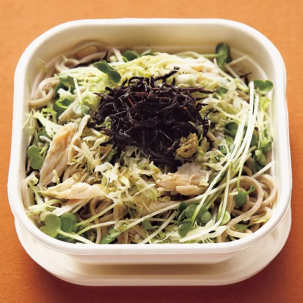 あっつ～い！時にも食べやすい。ヘルシーな麺入りサラダ5選