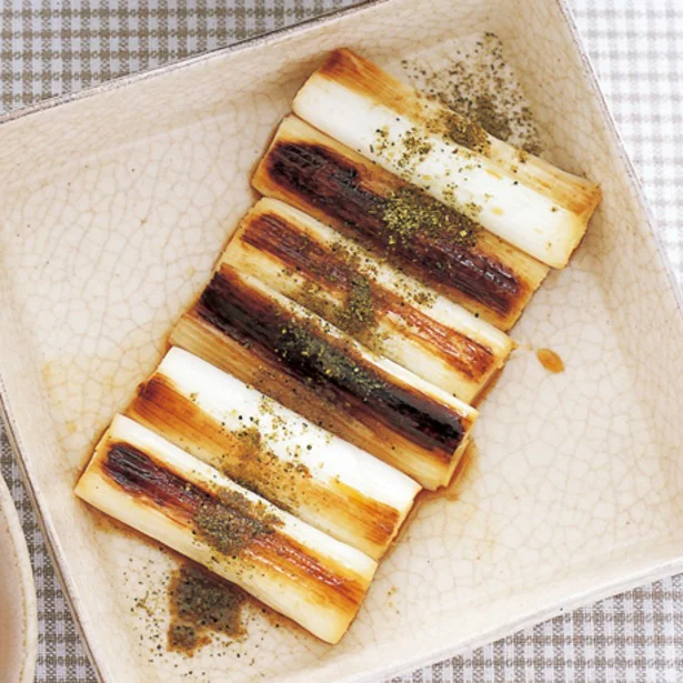 味つけはポン酢オンリー！ 困ったときの超簡単おかず「焼きねぎのポン酢びたし」