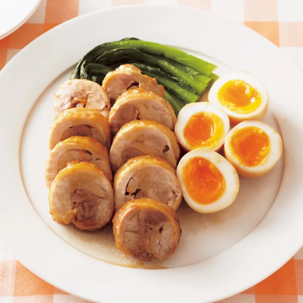 白いご飯が進む味!「とりチャーシューの半熟卵添え」