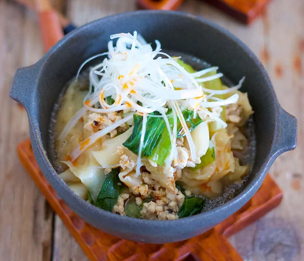 ワンタンの皮とひき肉を一緒に食べたらまさかの 同じ味！ ラー油でスパイシーに仕上げてもOK